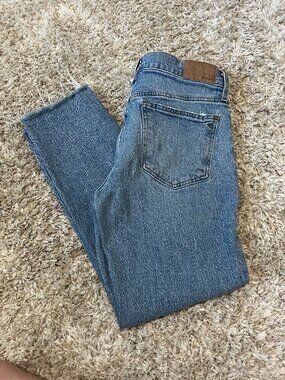 Madewell The Mid Rise Perfect Vintage Jean Medium Wash Raw Hem Size 27